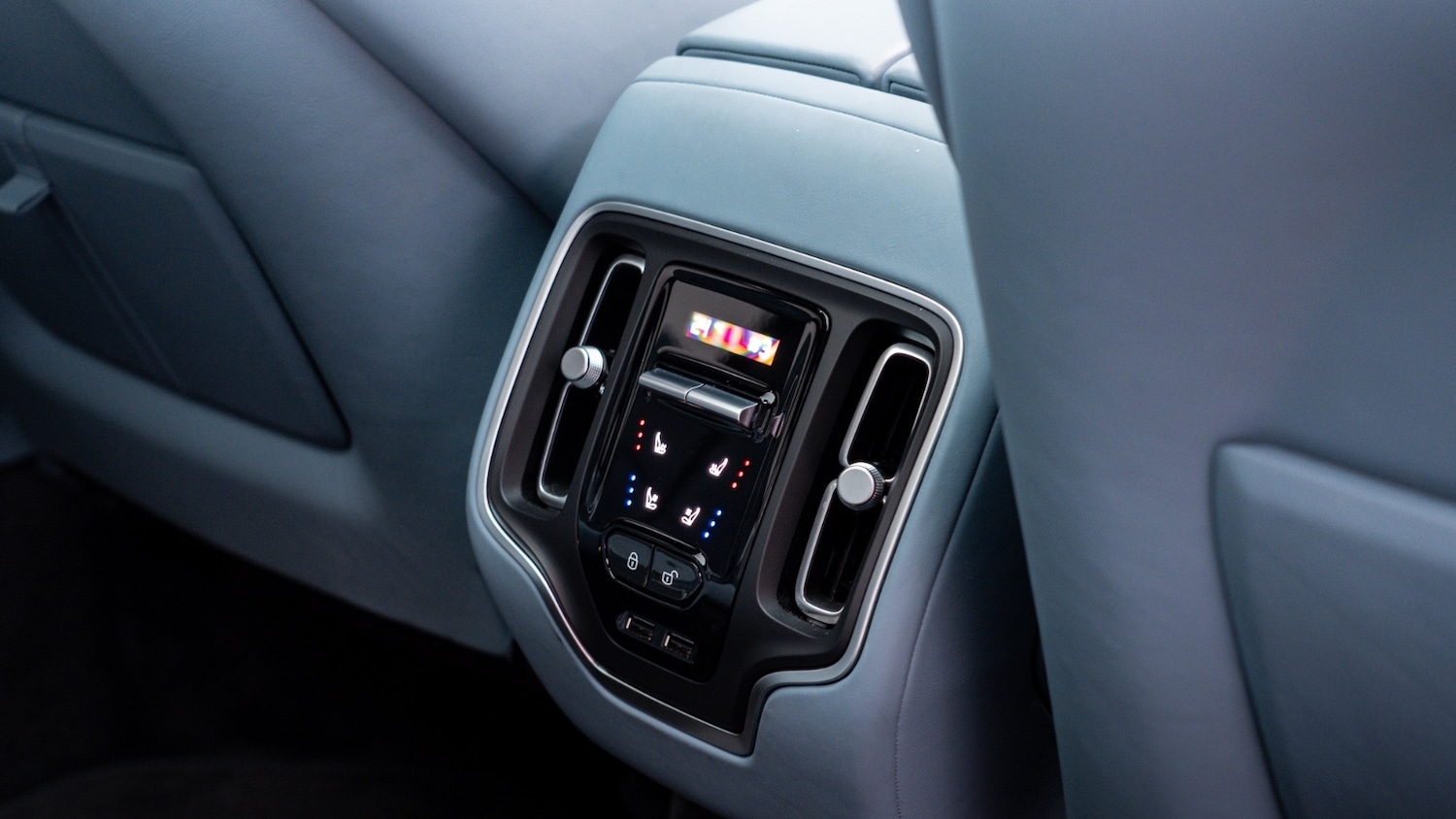 Used Aston Martin DBX 2022 for sale - 77281099: Photo 14