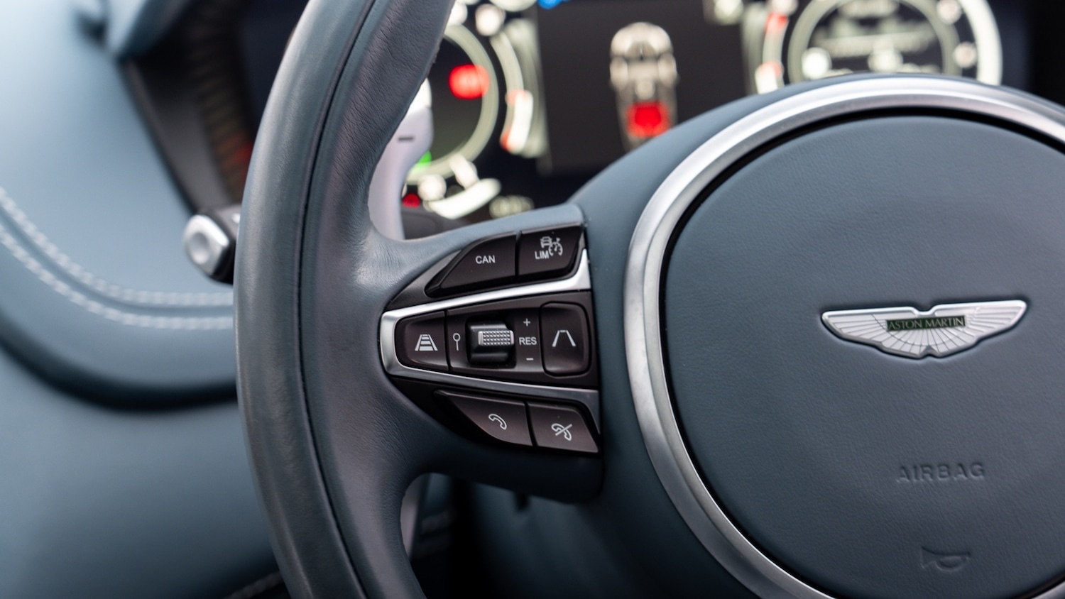 Used Aston Martin DBX 2022 for sale - 77281099: Photo 16