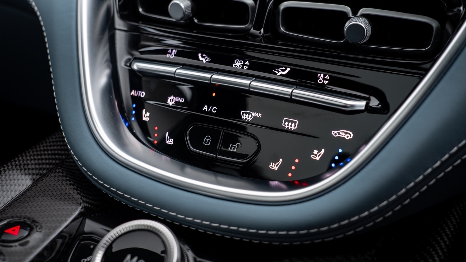 Used Aston Martin DBX 2022 for sale - 77281099: Photo 30