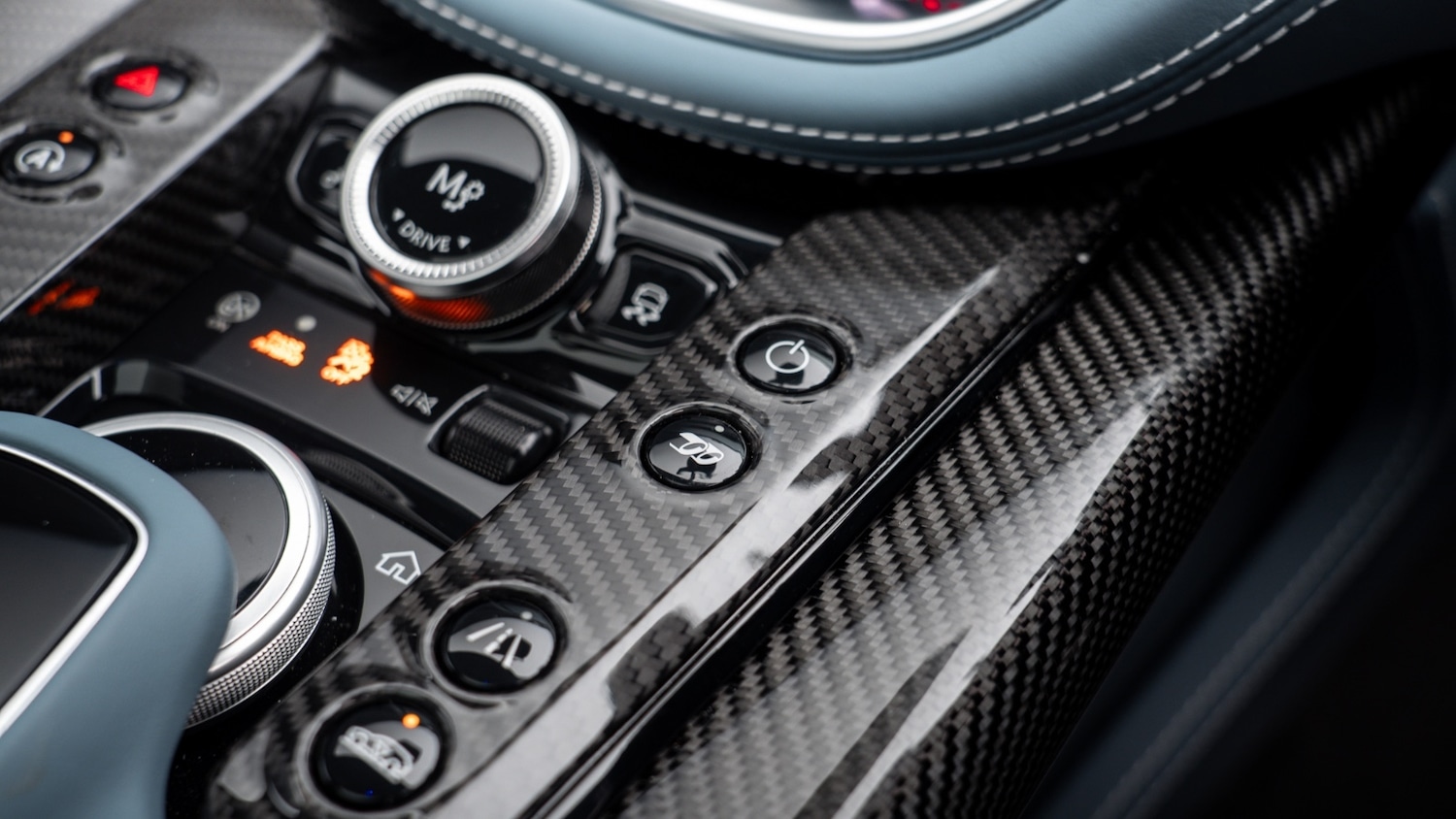 Used Aston Martin DBX 2022 for sale - 77281099: Photo 32