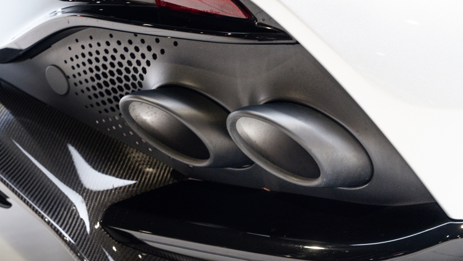 Used Aston Martin DBX 2022 for sale - 77281099: Photo 52