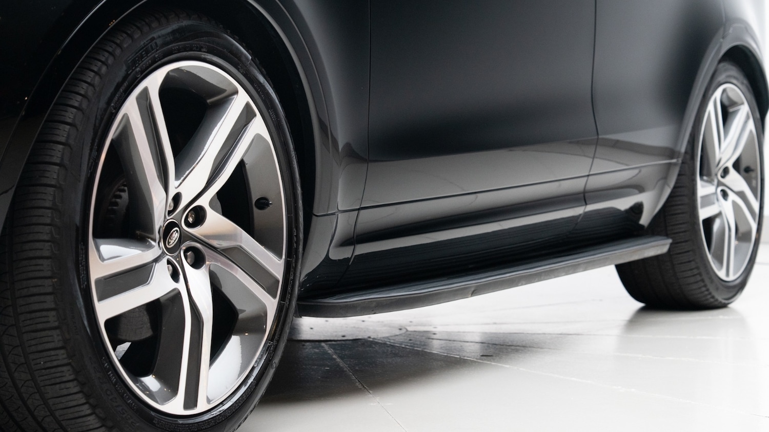 Used Land Rover Discovery 2023 for sale - 77803784: Photo 14