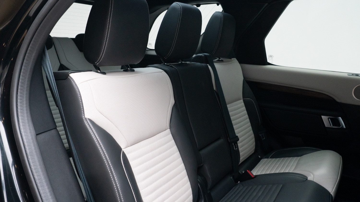 Used Land Rover Discovery 2023 for sale - 77803784: Photo 17