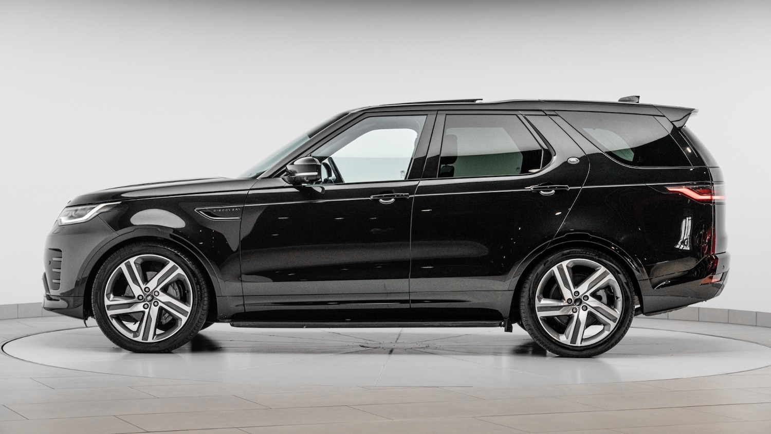 Used Land Rover Discovery 2023 for sale - 77803784: Photo 4