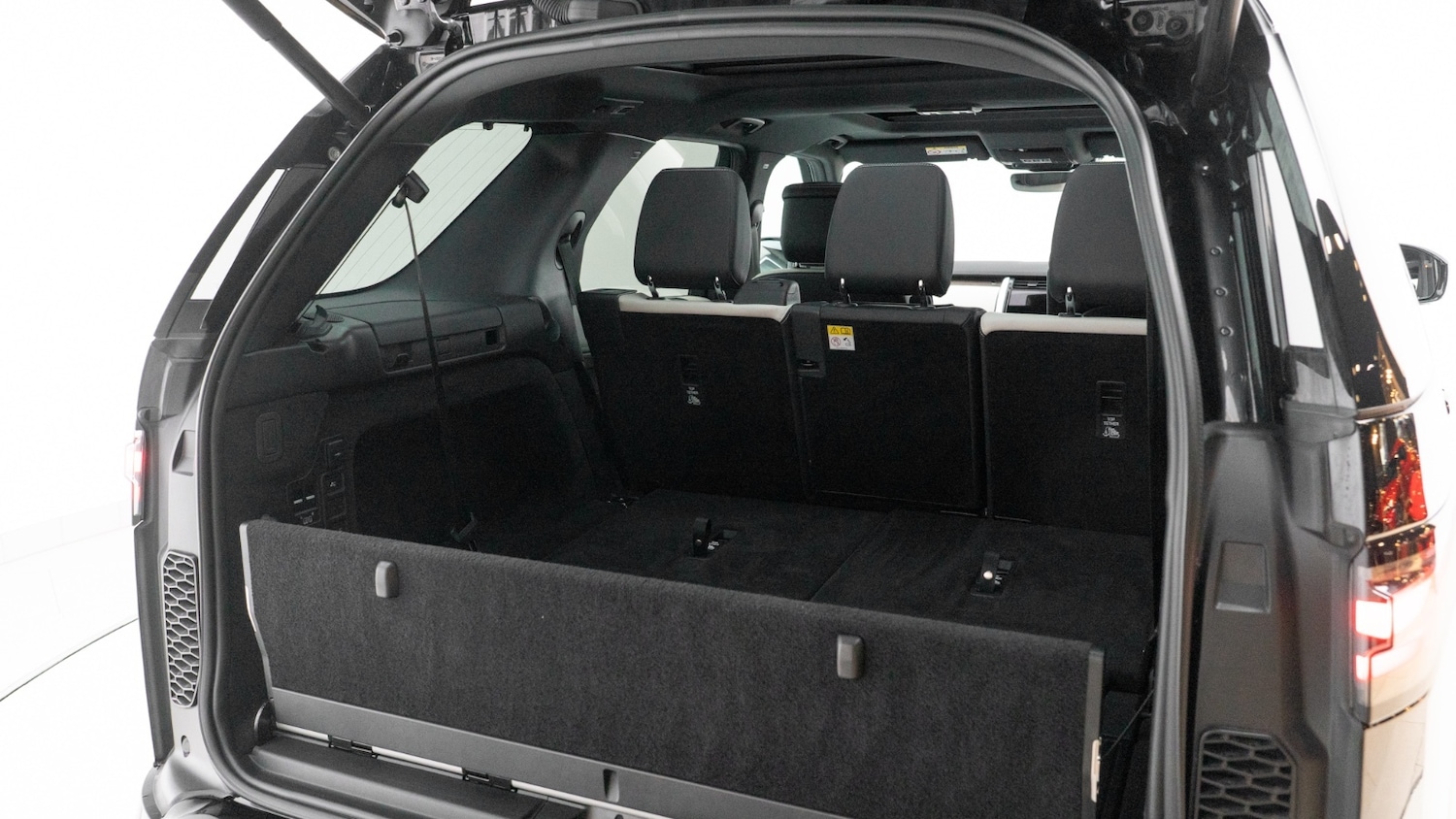 Used Land Rover Discovery 2023 for sale - 77803784: Photo 8