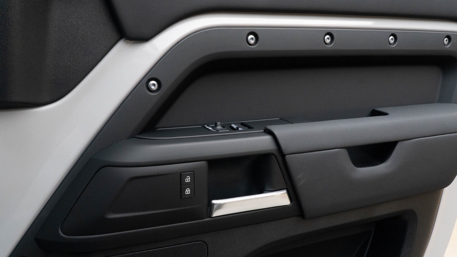 Used Land Rover Defender 2025 for sale - 76647910: Photo 17