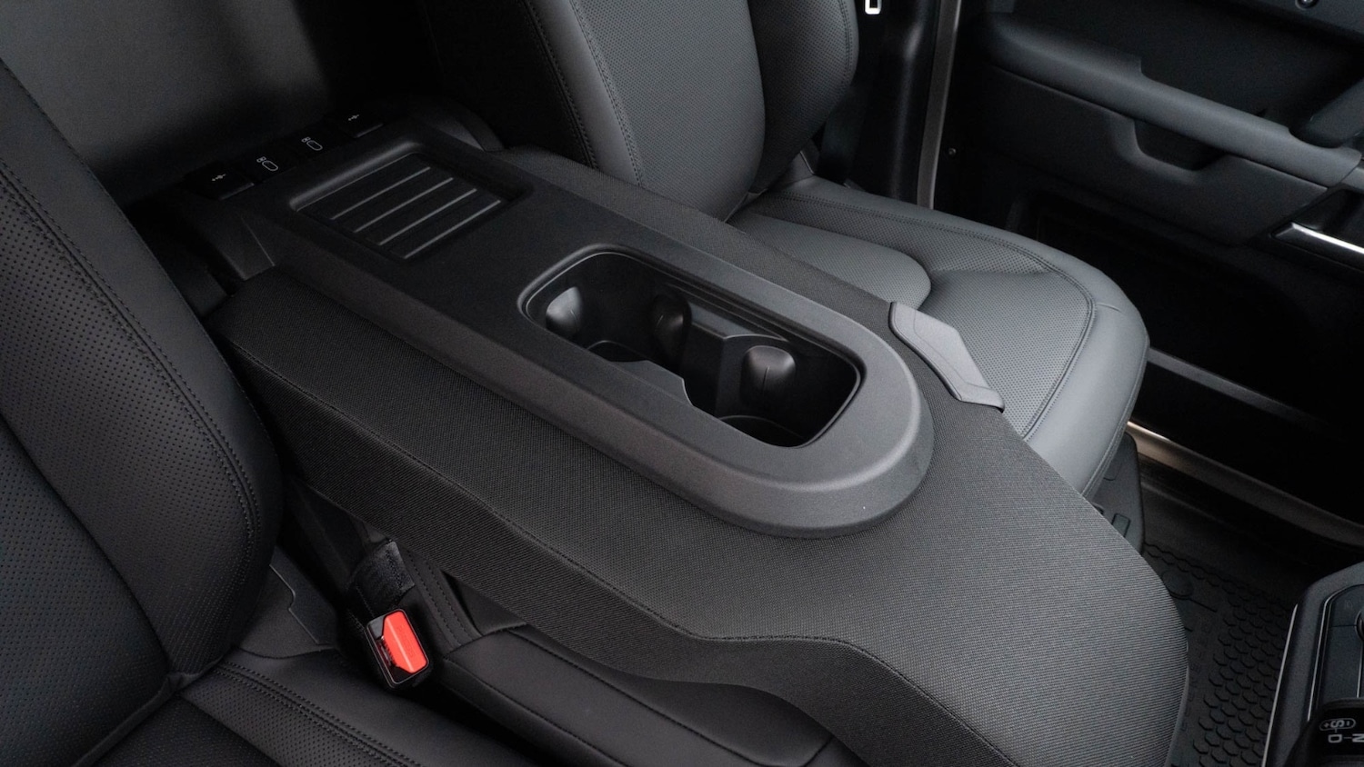 Used Land Rover Defender 2025 for sale - 76647910: Photo 18