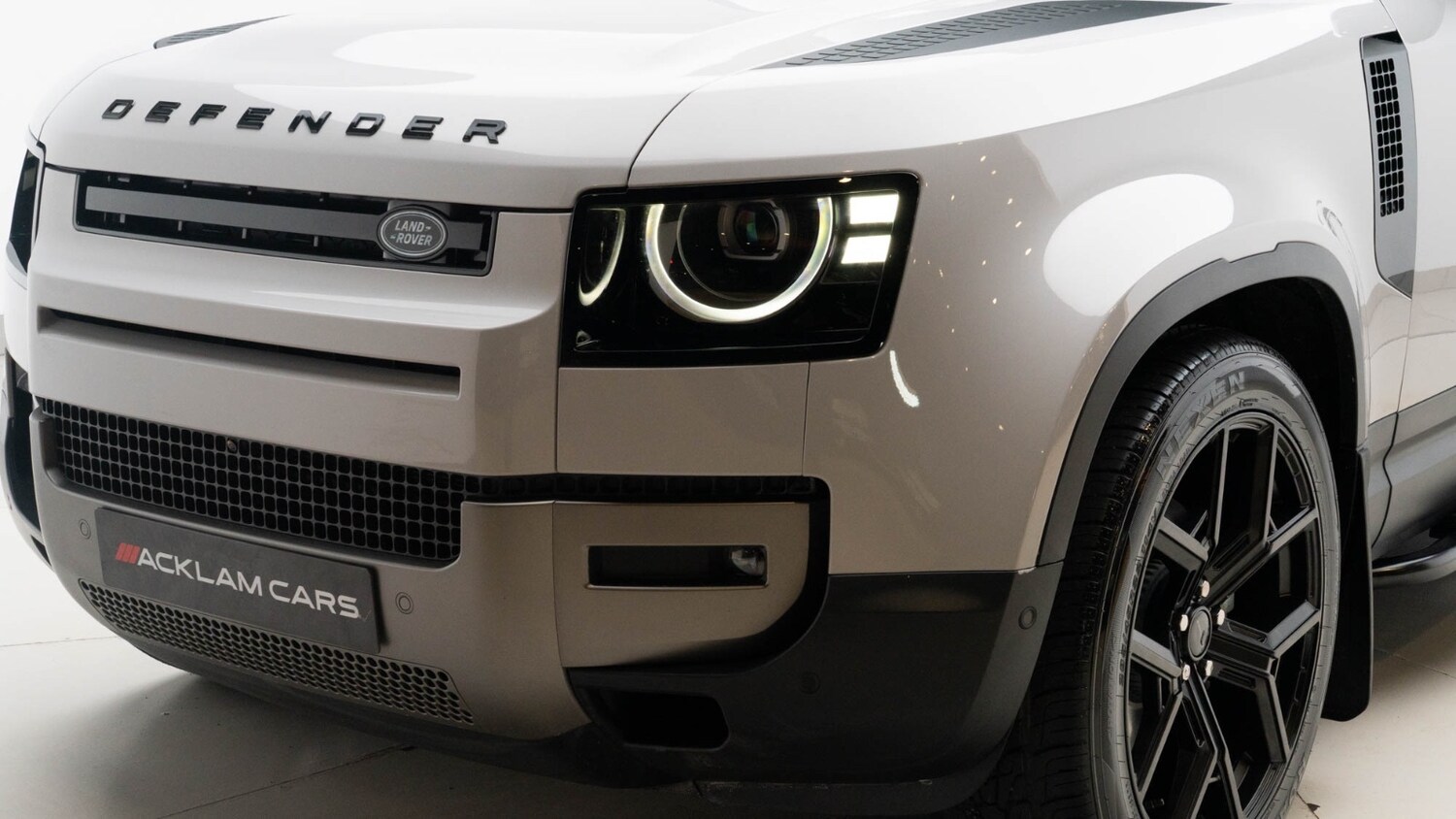 Used Land Rover Defender 2025 for sale - 76647910: Photo 21