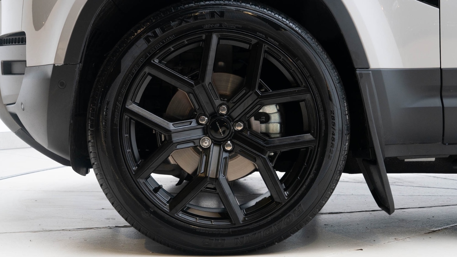 Used Land Rover Defender 2025 for sale - 76647910: Photo 24