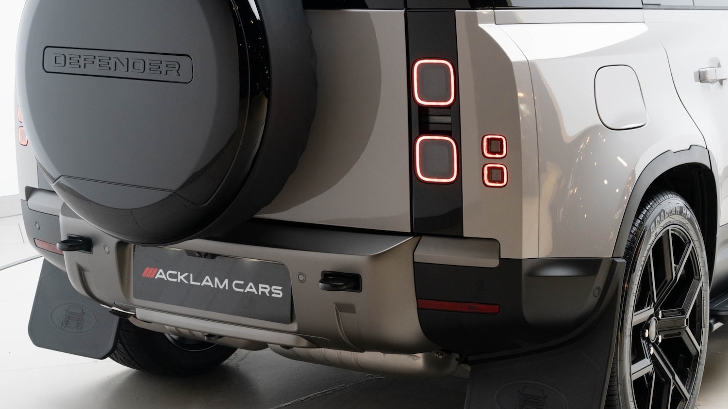 Used Land Rover Defender 2025 for sale - 76647910: Photo 26