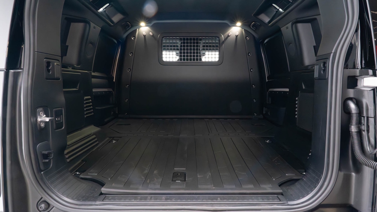 Used Land Rover Defender 2025 for sale - 76647910: Photo 3