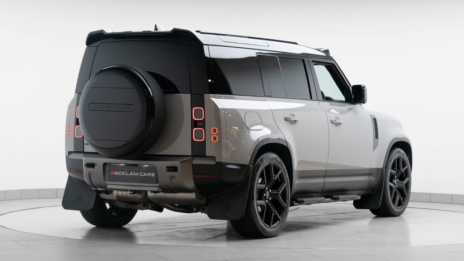 Used Land Rover Defender 2025 for sale - 76647910: Photo 5