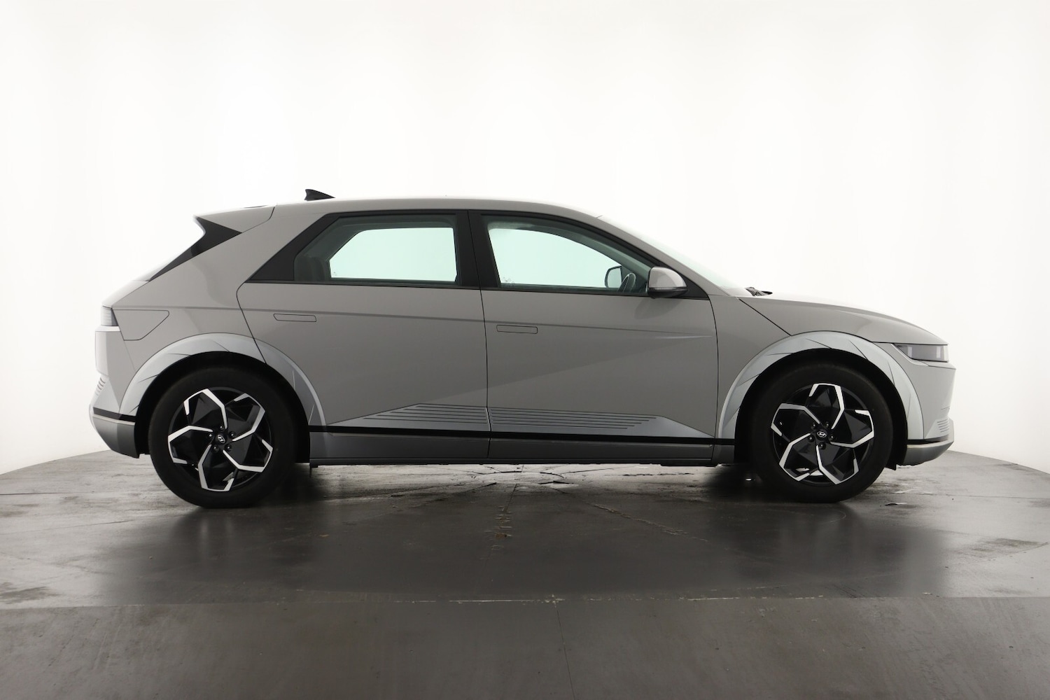 Used Hyundai IONIQ 5 2023 for sale - 76872945: Photo 5