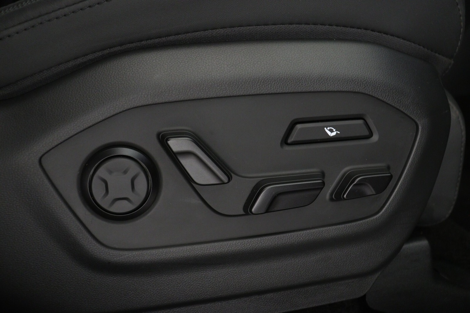 Used Hyundai Santa Fe 2025 for sale - 76871019: Photo 16