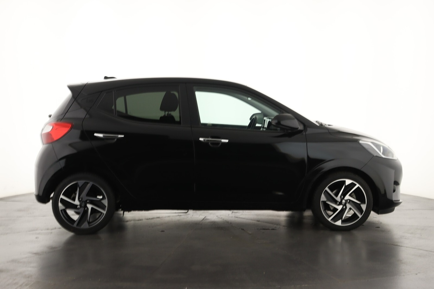 Used Hyundai i10 2024 for sale - 76870432: Photo 5