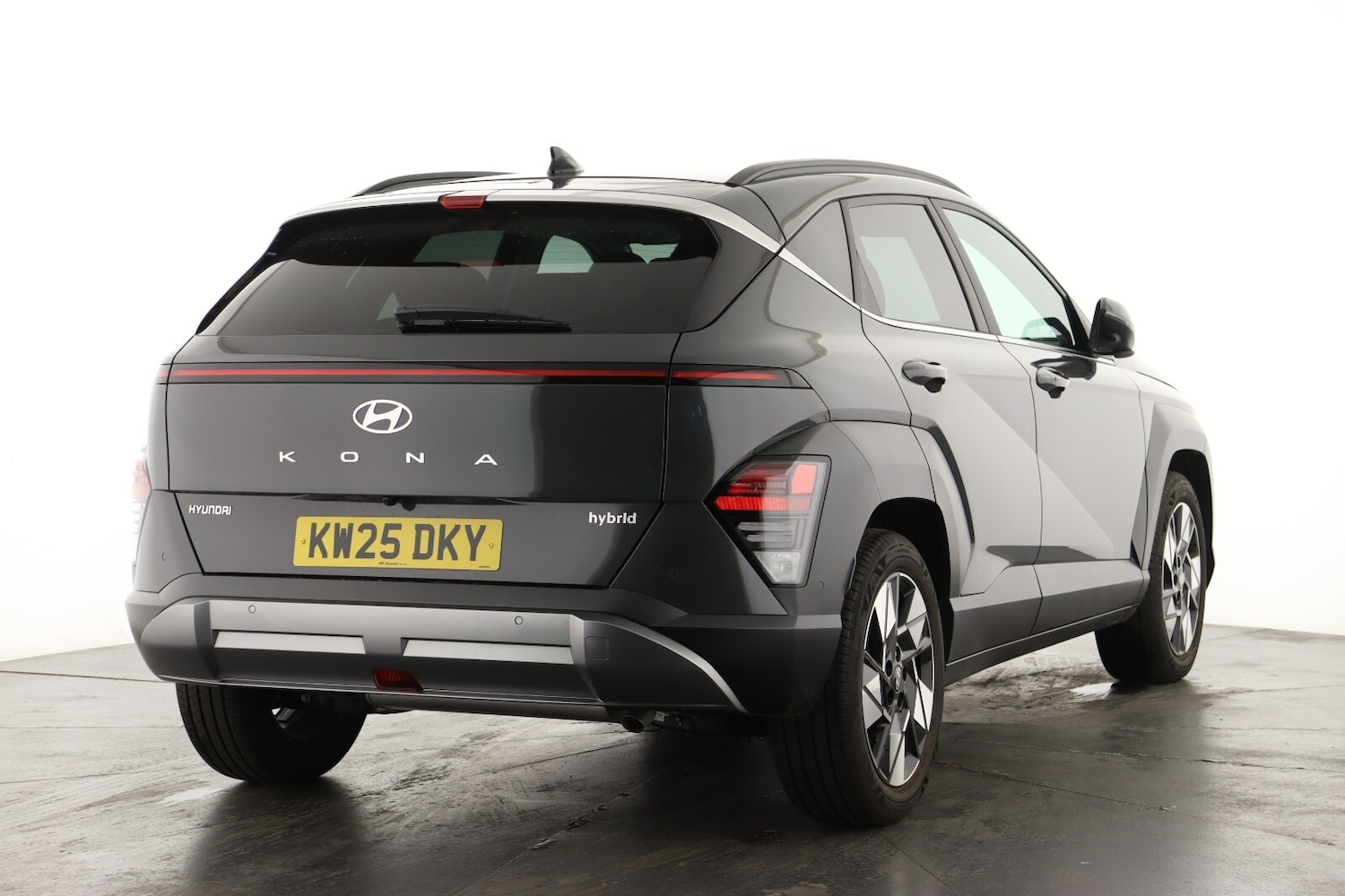 Used Hyundai KONA 2025 for sale - 76870168: Photo 3