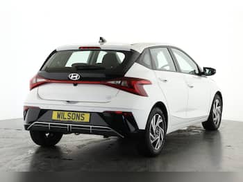 Used Hyundai i20 2024 for sale - 79727393: Photo
