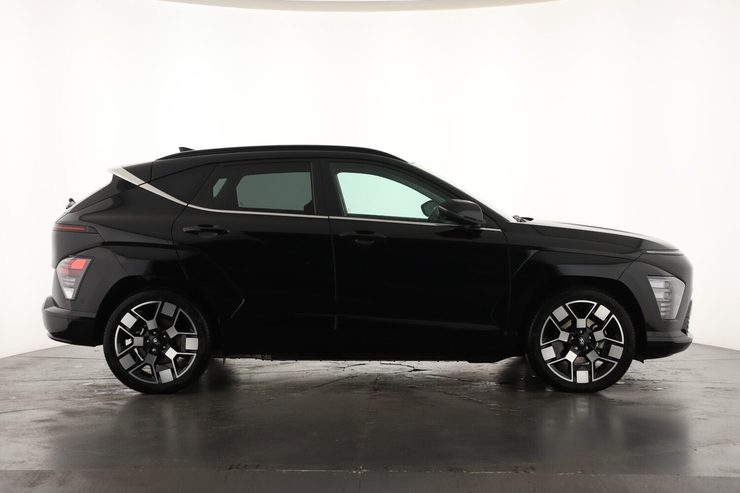 Used Hyundai KONA 2025 for sale - 76241626: Photo 4