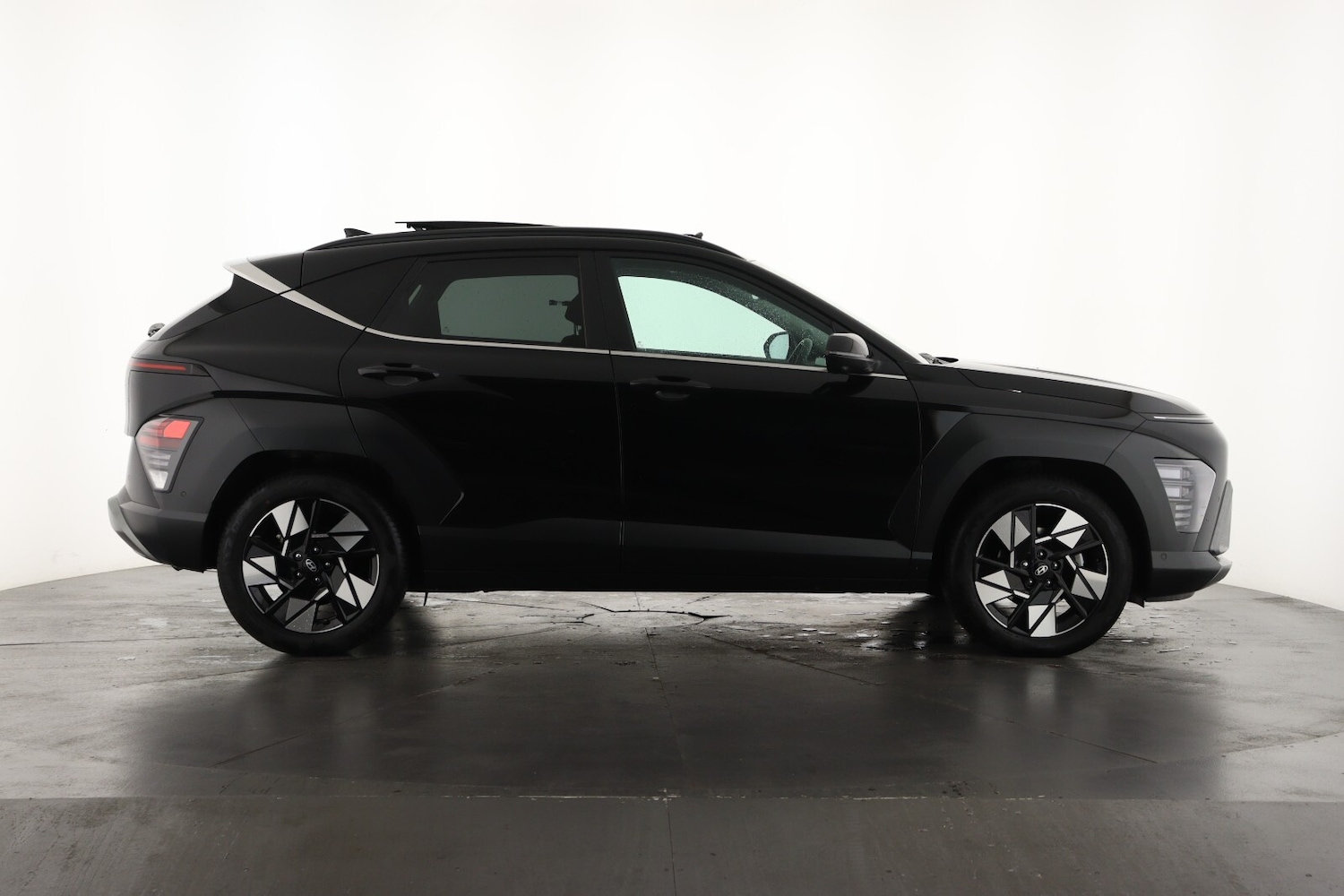 Used Hyundai KONA 2025 for sale - 76241502: Photo 4