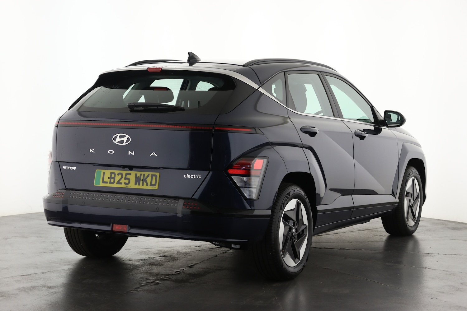Used Hyundai KONA 2025 for sale - 76871828: Photo 3