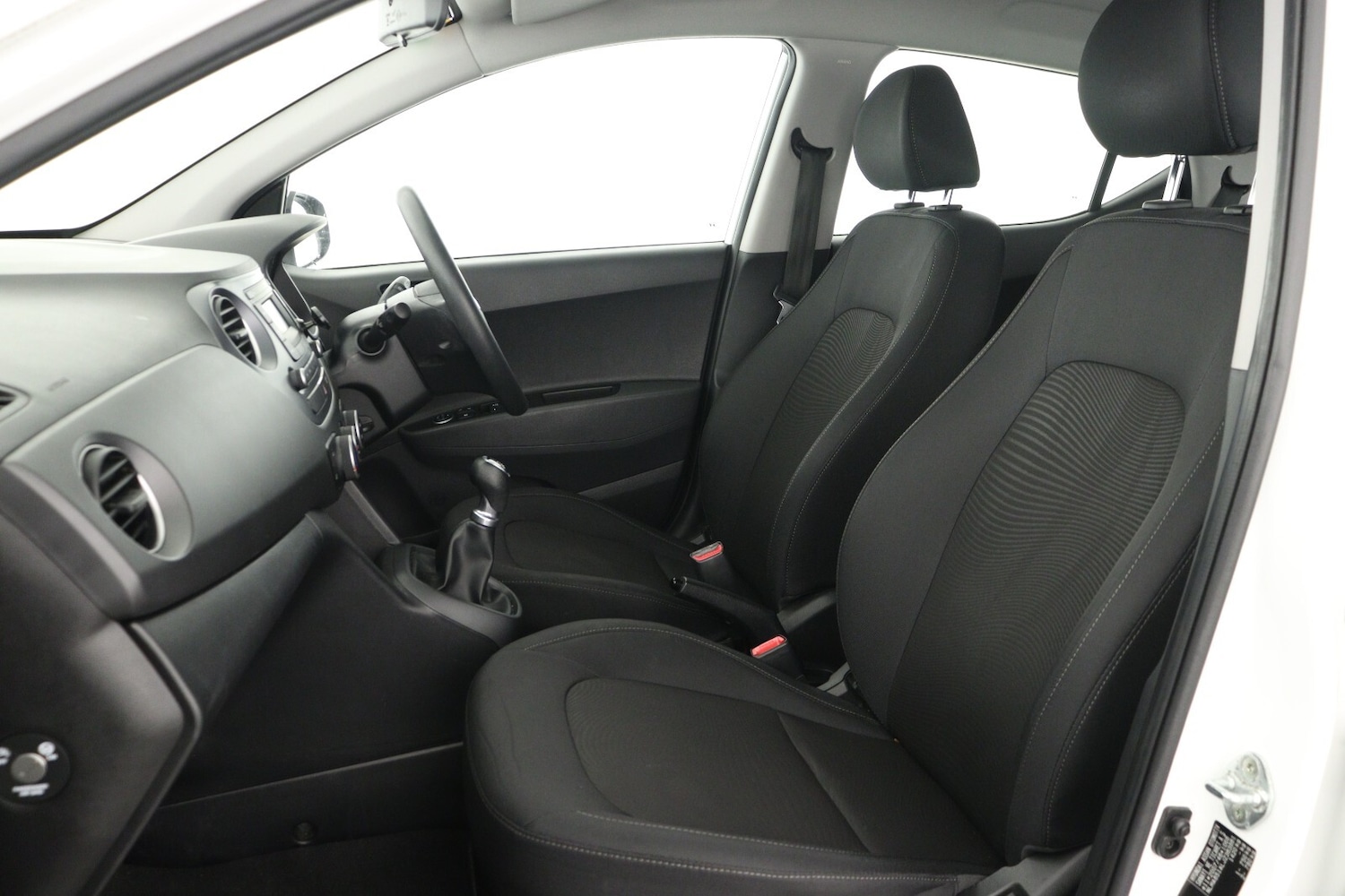 Used Hyundai i10 2017 for sale - 77339335: Photo 10