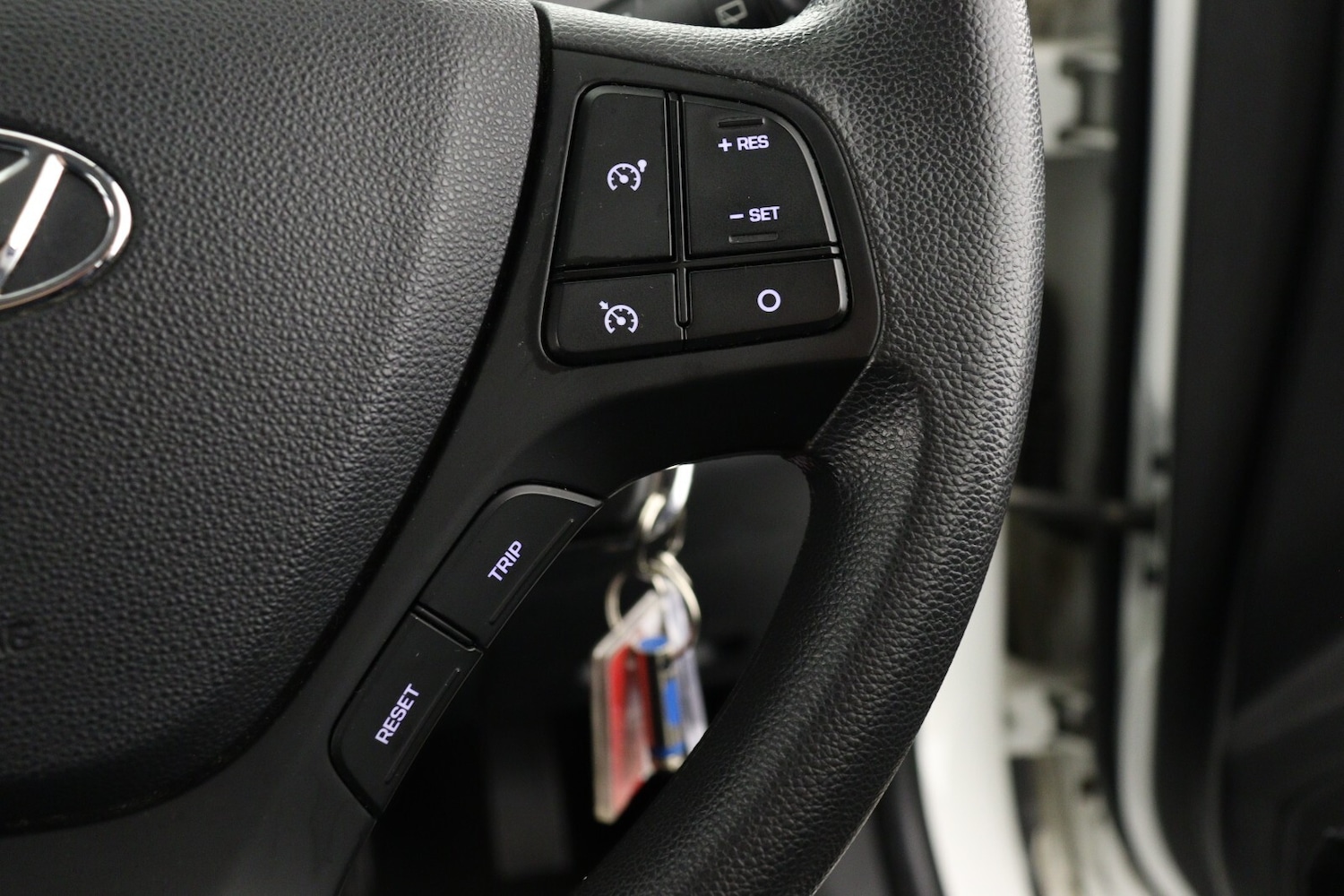 Used Hyundai i10 2017 for sale - 77339335: Photo 19