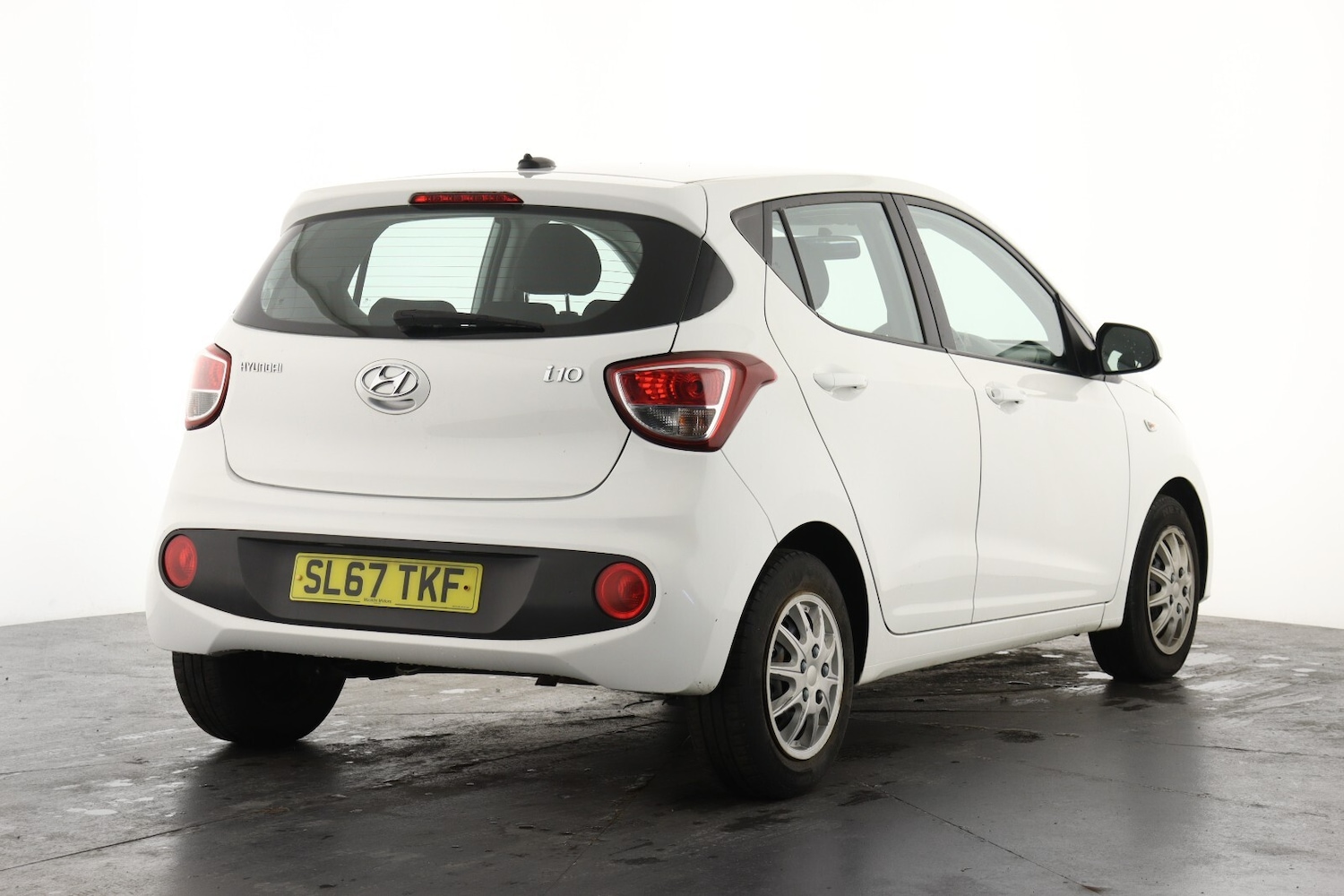 Used Hyundai i10 2017 for sale - 77339335: Photo 3
