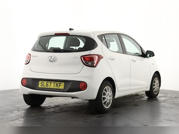 Used Hyundai i10 2017 for sale - 77339335: Photo