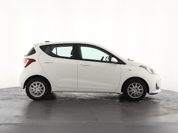 Used Hyundai i10 2017 for sale - 77339335: Photo