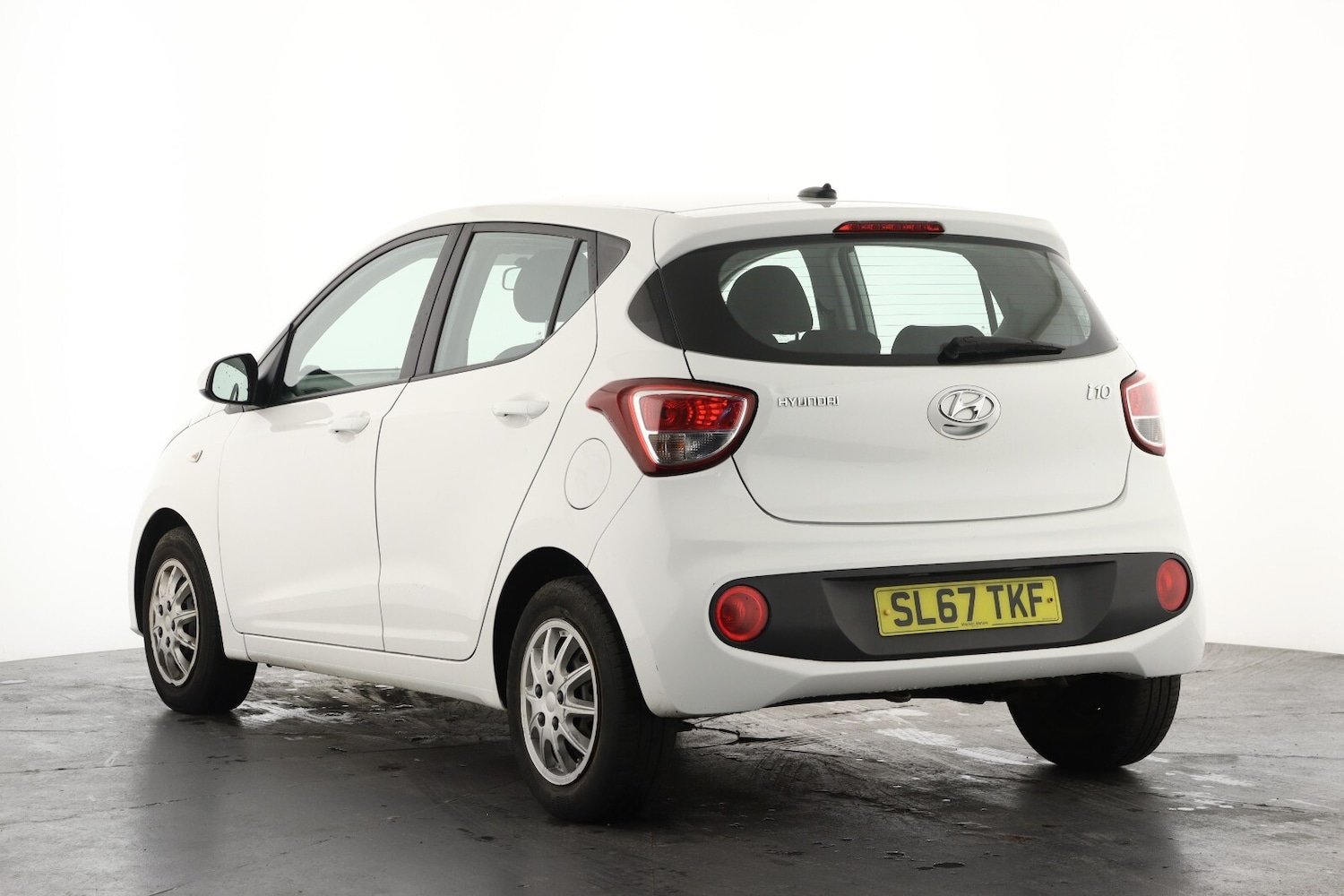 Used Hyundai i10 2017 for sale - 77339335: Photo 8
