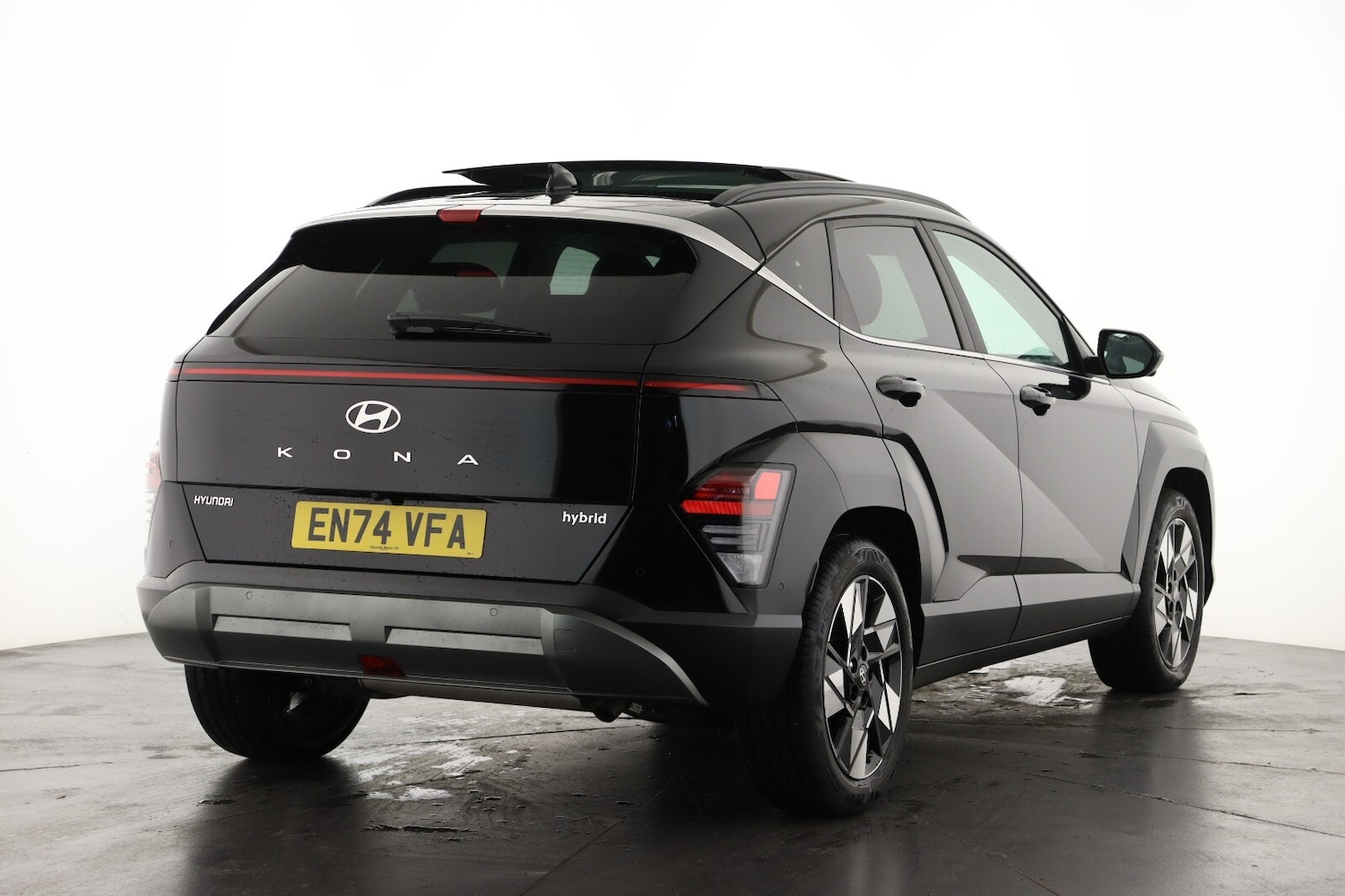 Used Hyundai KONA 2025 for sale - 76869846: Photo 3