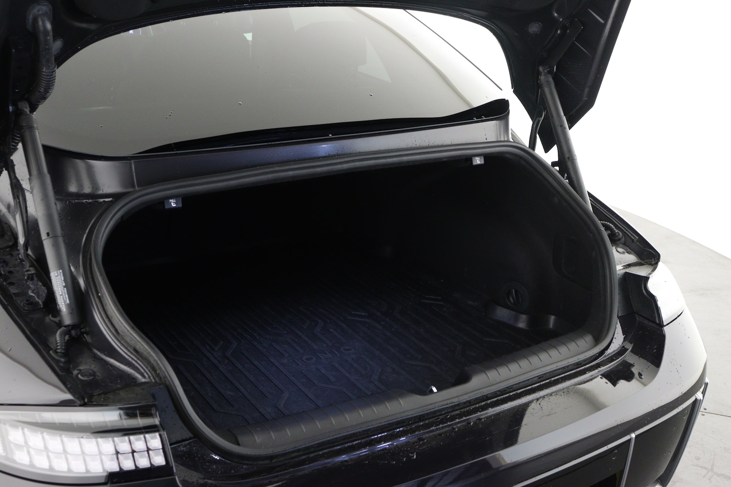 Used Hyundai IONIQ 6 2023 for sale - 76871823: Photo 10