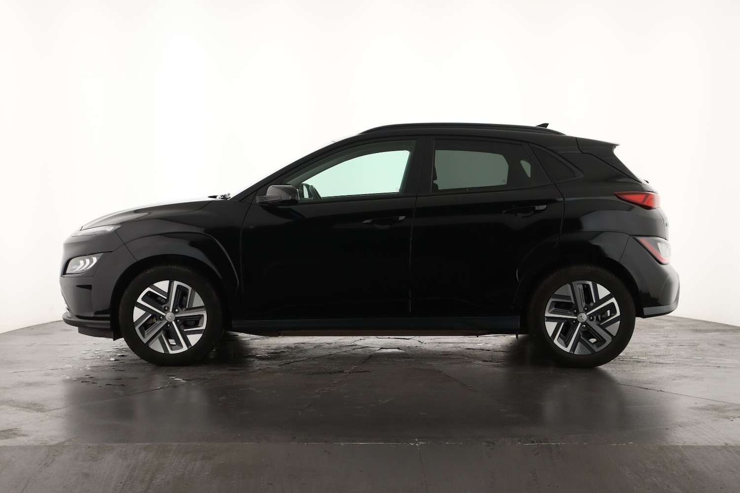 Used Hyundai KONA 2023 for sale - 76033778: Photo 8