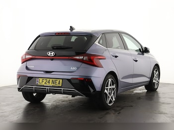 Used Hyundai i20 2024 for sale - 77105853: Photo