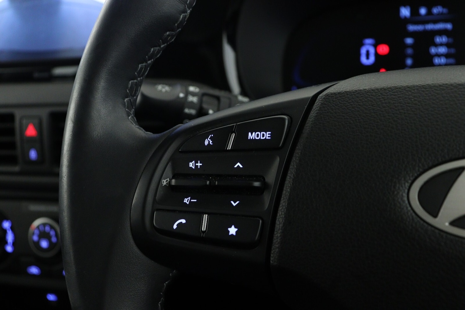 Used Hyundai i10 2024 for sale - 76487424: Photo 20