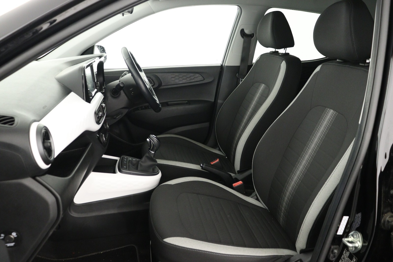 Used Hyundai i10 2022 for sale - 76420476: Photo 11