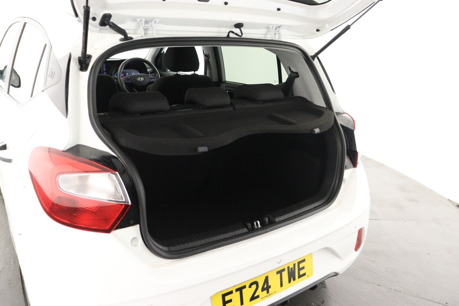 Used Hyundai i10 2024 for sale - 76400752: Photo 10