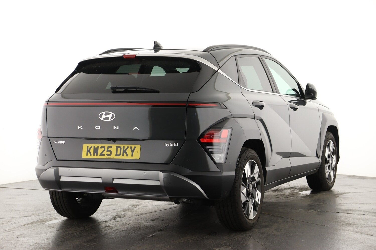 Used Hyundai KONA 2025 for sale - 76321835: Photo 3