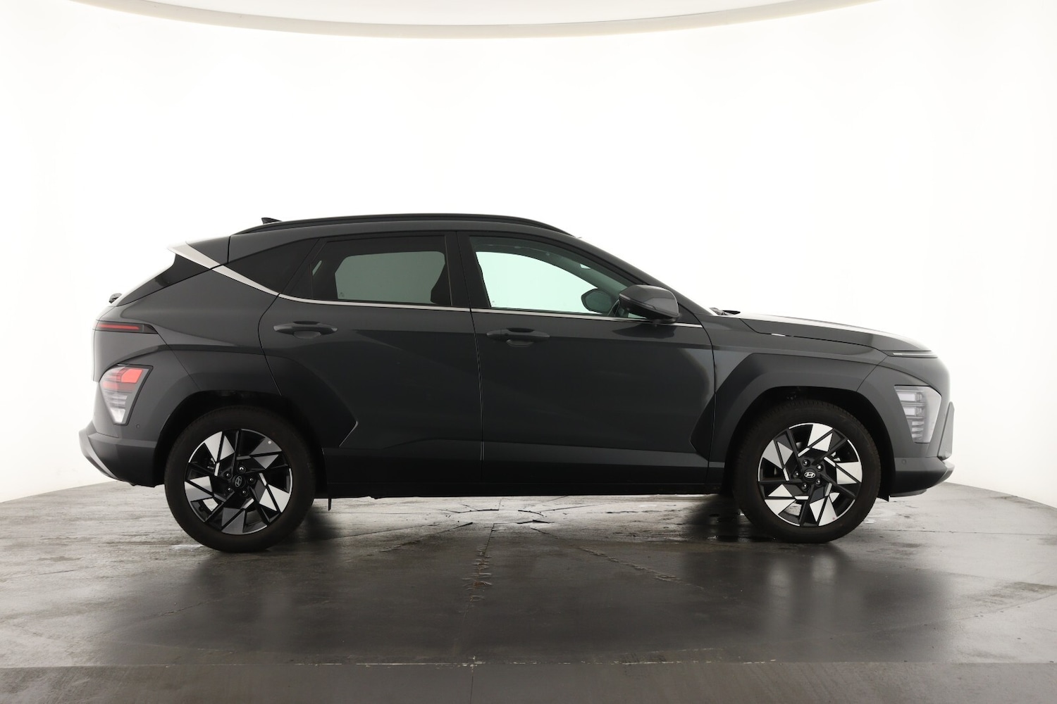 Used Hyundai KONA 2025 for sale - 76321835: Photo 4