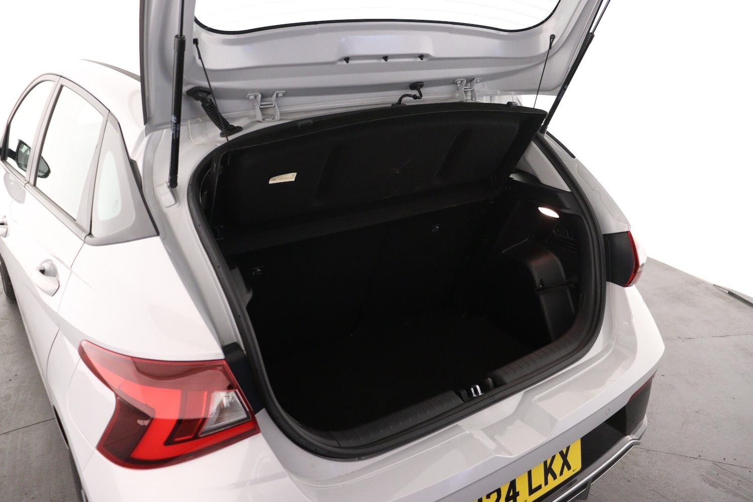 Used Hyundai i20 2024 for sale - 76870040: Photo 10