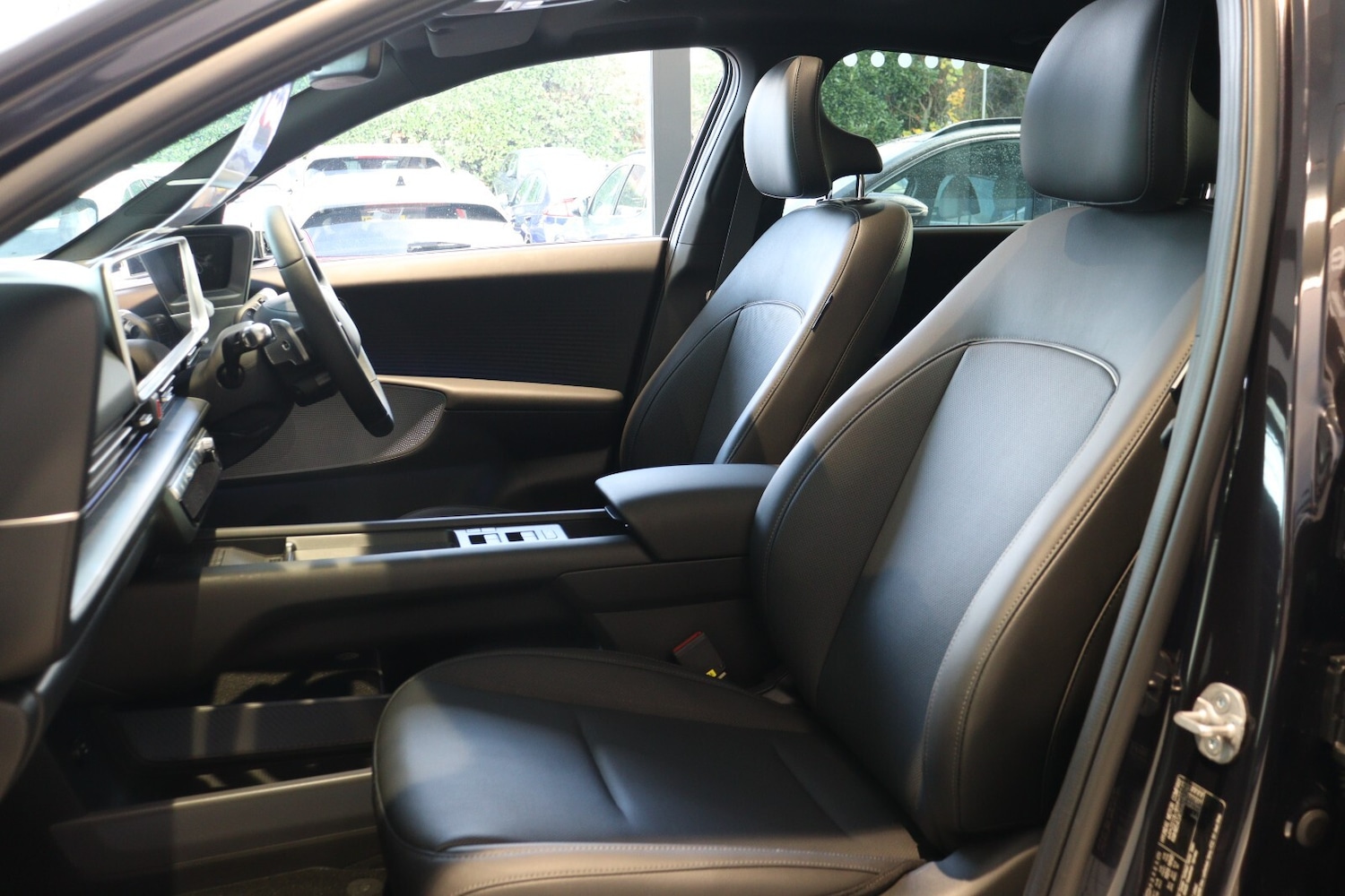 Used Hyundai IONIQ 6 2025 for sale - 76873013: Photo 4