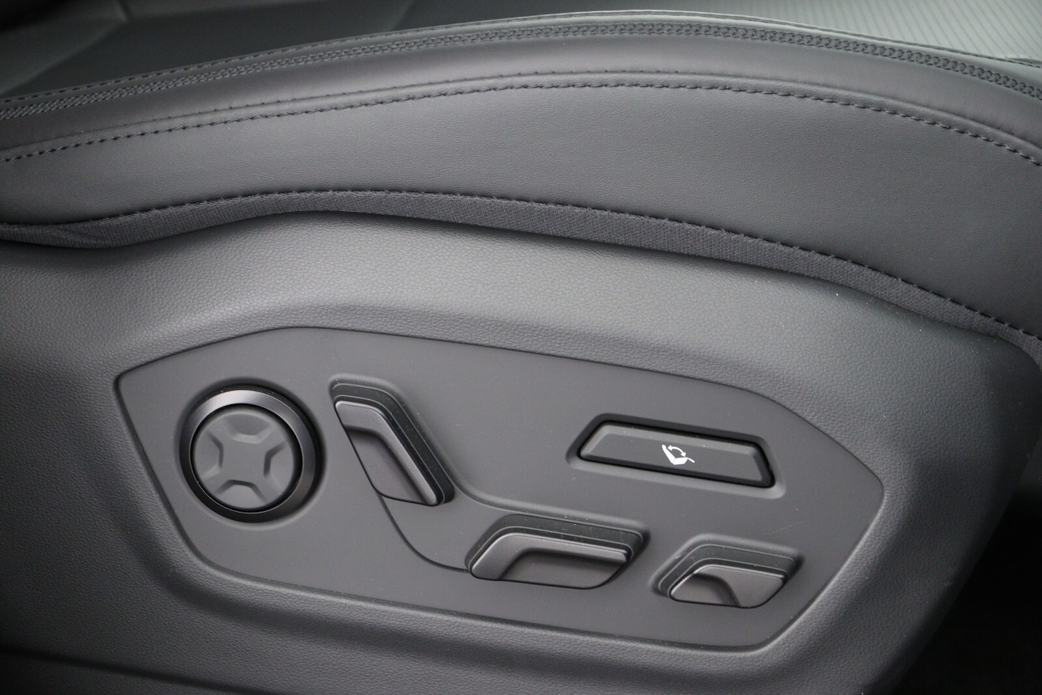 Used Hyundai Santa Fe 2025 for sale - 77087419: Photo 32