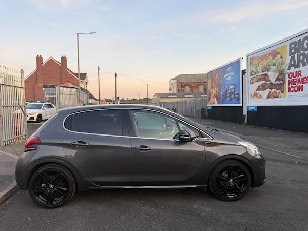 Used Peugeot 208 2019 for sale - 75210792: Photo 14
