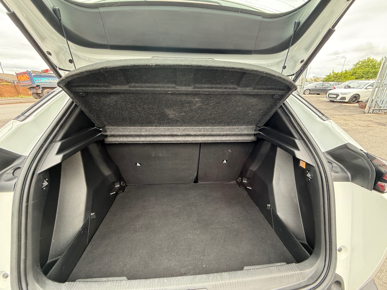 Used Peugeot 2008 2020 for sale - 76290199: Photo 11