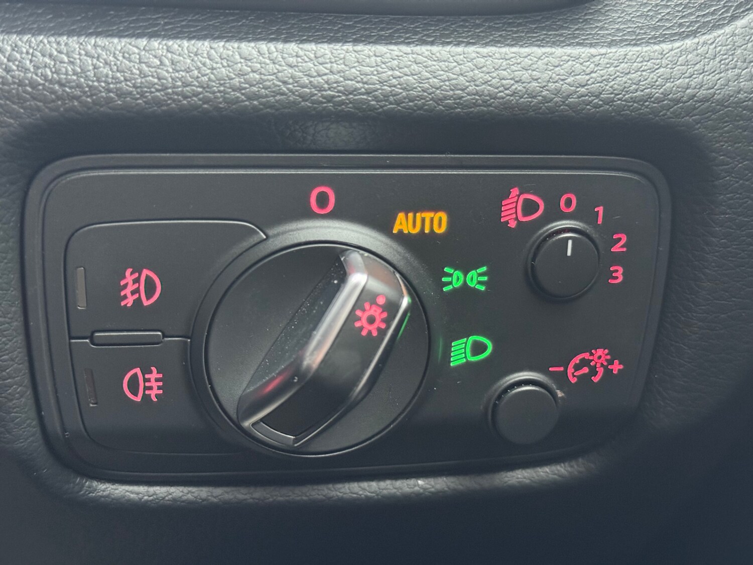 Used Audi A3 2015 for sale - 77363884: Photo 19