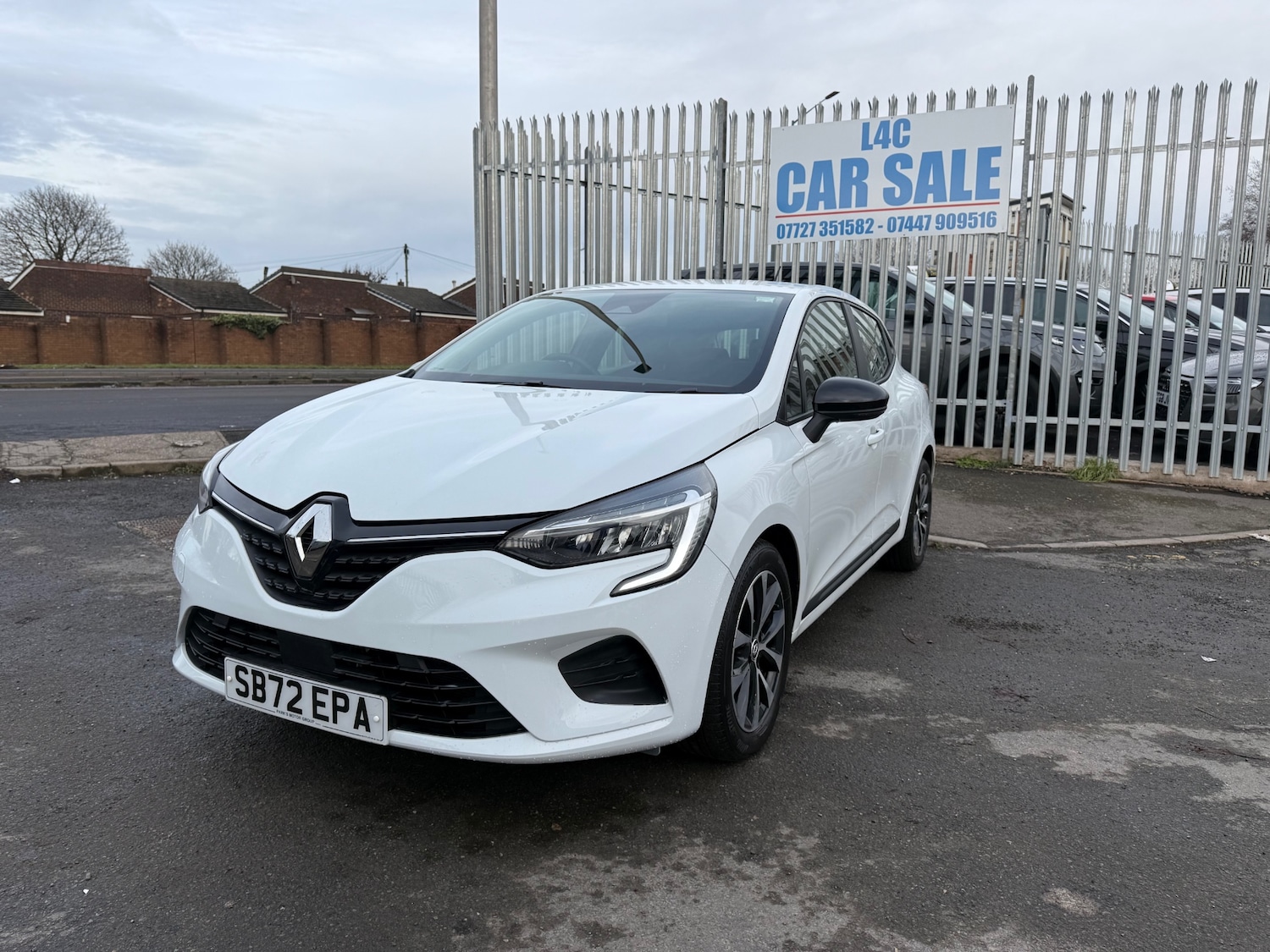 Used Renault Clio 2023 for sale - 77234003: Photo 2