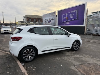 Used Renault Clio 2023 for sale - 77234003: Photo