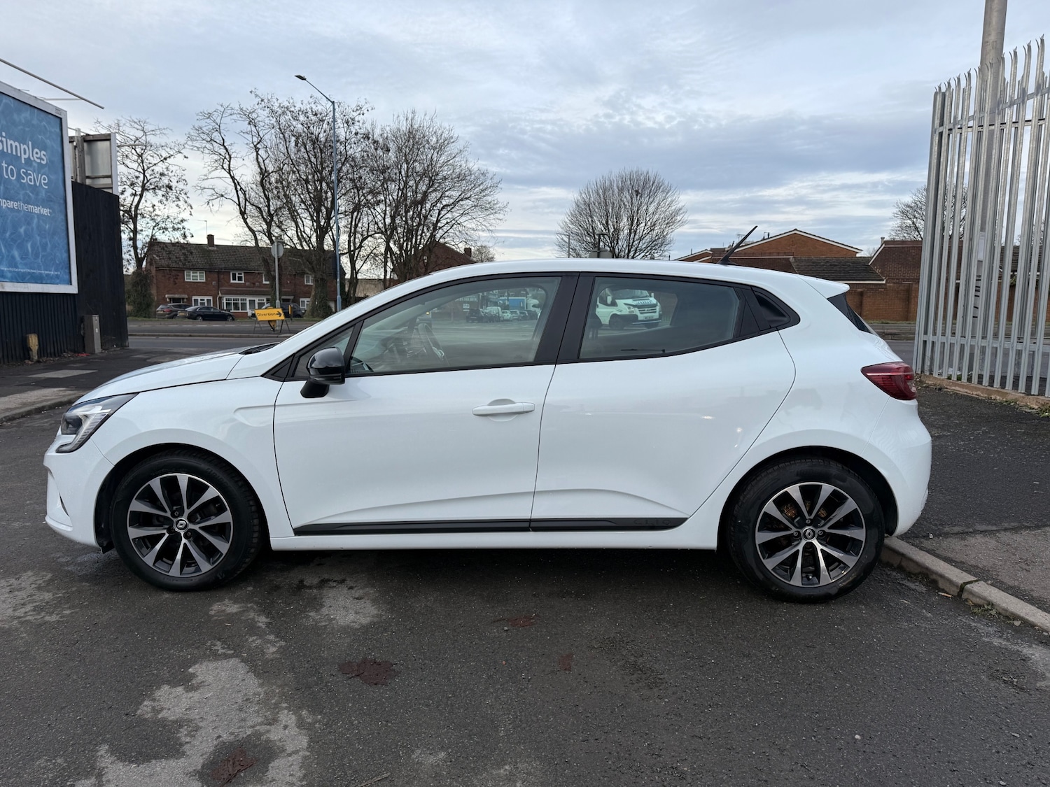 Used Renault Clio 2023 for sale - 77234003: Photo 8