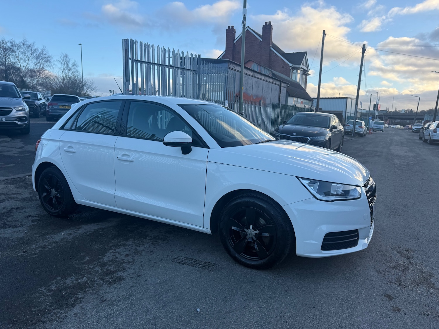 Used Audi A1 2018 for sale - 77012119: Photo 4