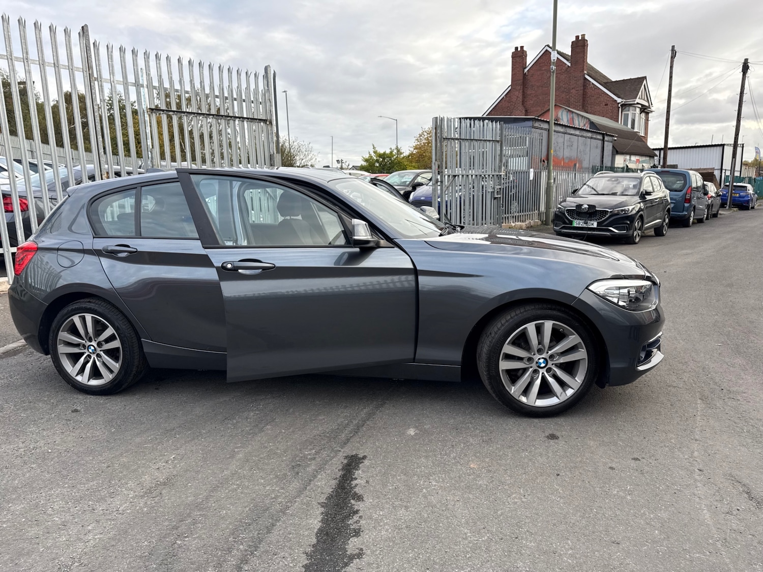 Used BMW 1 Series 2018 for sale - 76384270: Photo 1
